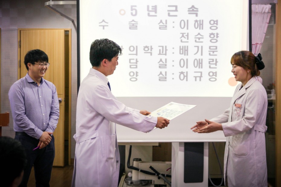 ed5ad6db0d5f5cdb3526cda1aaf71835_1496913