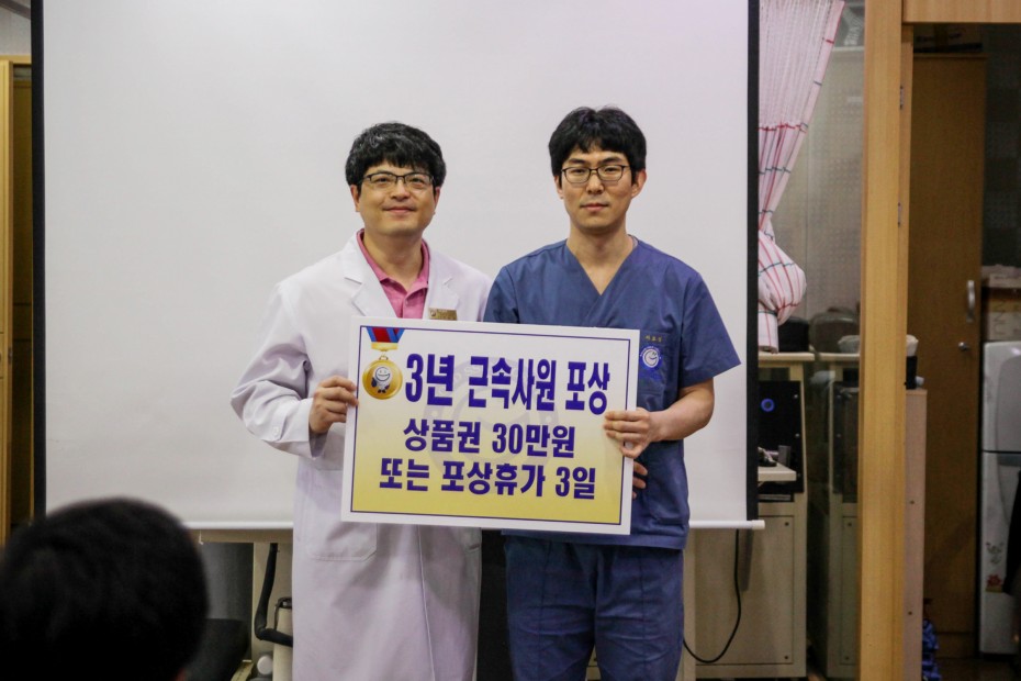 ed5ad6db0d5f5cdb3526cda1aaf71835_1496913